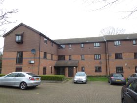 2 bedroom Flat to re...